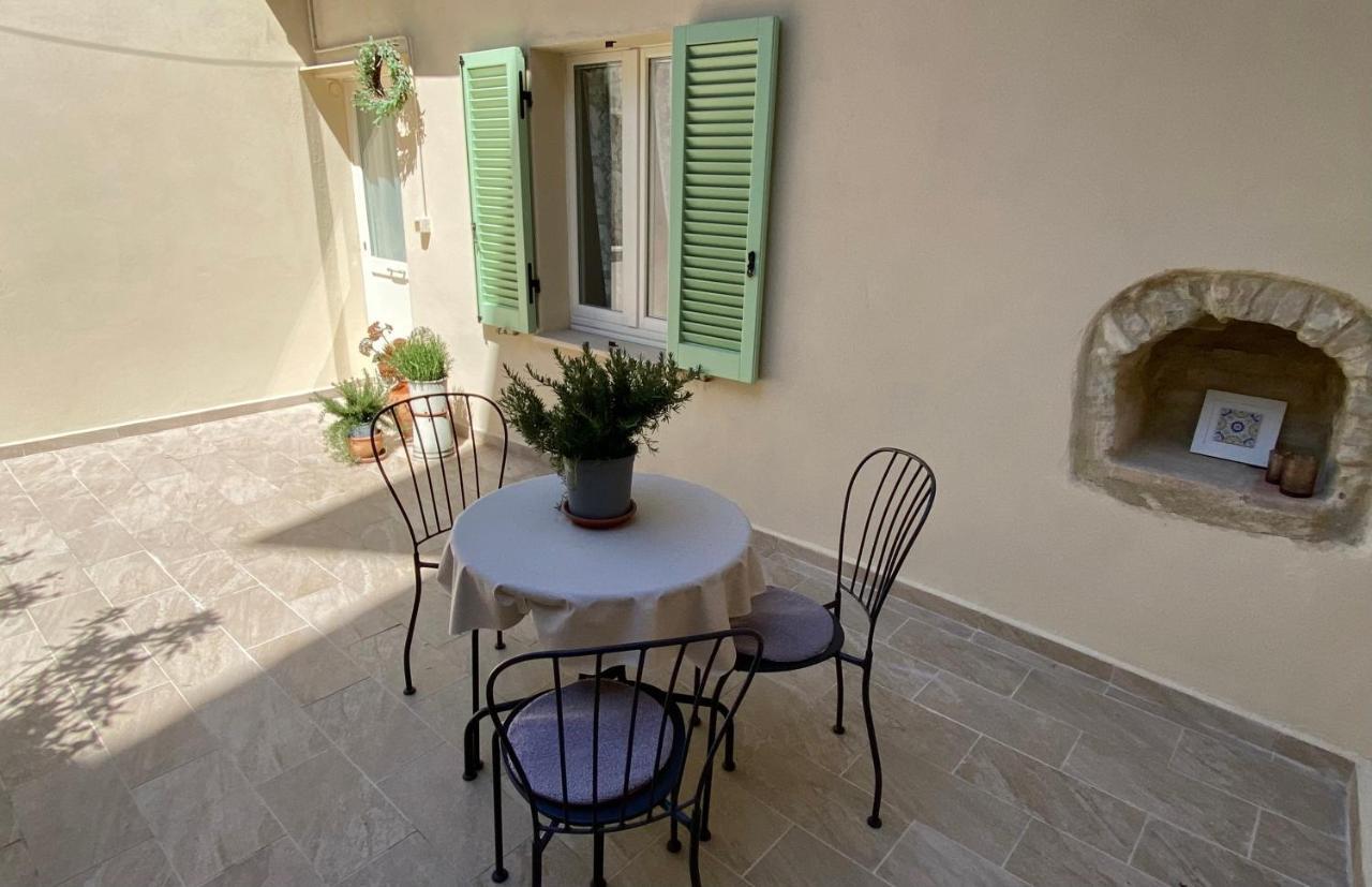 App. Con Terrazza Panoramica In Centro-Montefalco Eksteriør billede
